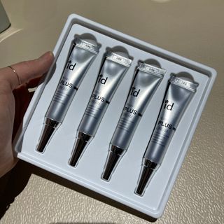 아이디플라코스메틱 아이디 브이로직 플러스 크림 15ml X 4EA — 4.5점을 준 리뷰어가 2022년 1월 올린 사용 사진