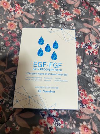 Dr.느루벗 느루벗 EGF FGF 스킨 리커버리 마스크 10장 — 5점을 준 리뷰어가 2021년 4월 올린 사용 사진