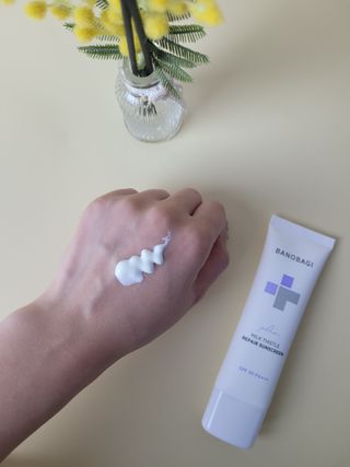 바노바기 코스메틱 바노바기 밀크씨슬 리페어 시카 선스크린 플러스 50ml — 5점을 준 리뷰어가 2023년 1월 올린 사용 사진