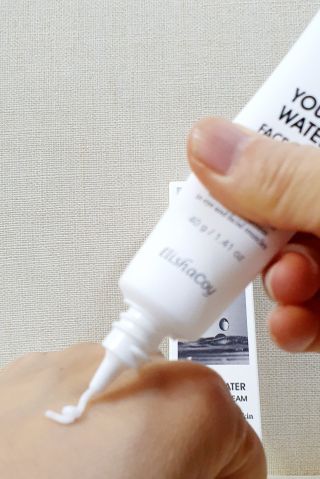 엘리샤코이 유스워터 페이스 앤 아이크림 — 5점을 준 리뷰어가 2021년 2월 올린 사용 사진