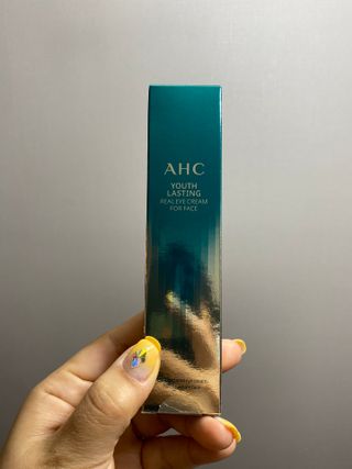 [NEW 탄력유턴 아이크림] AHC 유스 래스팅 리얼 아이크림 포 페이스 — 4.5점을 준 리뷰어가 2021년 3월 올린 사용 사진