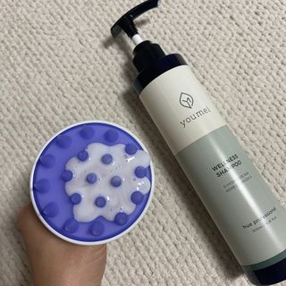 유메이 웰니스 샴푸 + 유메이 스칼프 브러쉬 — 5점을 준 리뷰어가 2021년 12월 올린 사용 사진