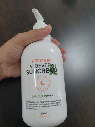 [닥터문] 프리미엄 알로에베라 선크림 500ml — 4.5점을 준 리뷰어가 2022년 7월 올린 사용 사진