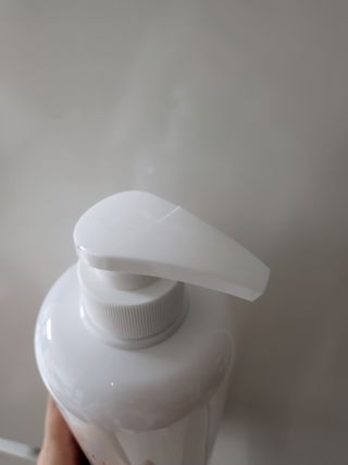 프리[닥터문] 유산균 락토케어 질경초 여성청결제 1000ml (젤타입) — 5점을 준 리뷰어가 2022년 9월 올린 사용 사진