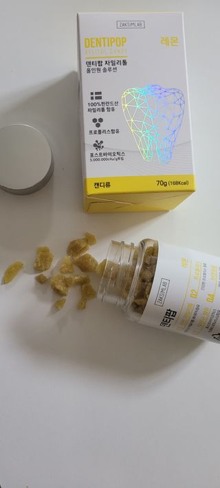 작심연구소 구취제거+충치예방+치아화이트닝 마법의 캔디 덴티팝3종(맛 랜덤 발송) — 5점을 준 리뷰어가 2022년 6월 올린 사용 사진