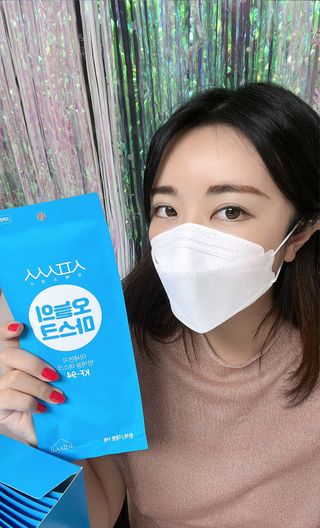 [심폐소생소] KF94 오늘의 마스크 대형 — 5점을 준 리뷰어가 2022년 1월 올린 사용 사진