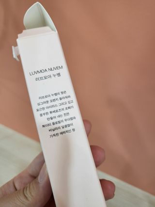 러브모아 향수 고체향수 승무원 고체향수 바르는 향수 니치향수 도손 우드세이지 앤 씨솔트 — 4점을 준 리뷰어가 2022년 12월 올린 사용 사진