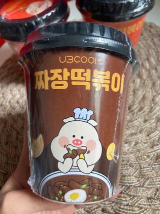 유비쿡 컵떡볶이 매운컵떡볶이2개/ 짜장컵떡볶이 2개  총 4개세트 — 5점을 준 리뷰어가 2021년 4월 올린 사용 사진