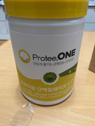 프로티원 단백질쉐이크 녹차맛 2주분 1통+보틀 — 5점을 준 리뷰어가 2021년 3월 올린 사용 사진