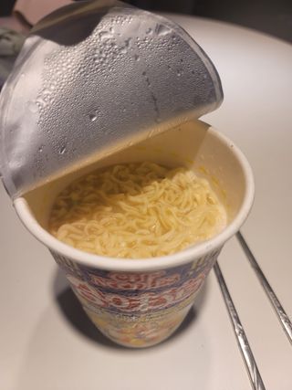 NISSIN 닛신 컵누들  4종 - 씨푸드오리지날, 씨푸드 스파이시, 씨푸드 커리, 씨푸드 XO소스 — 5점을 준 리뷰어가 2022년 11월 올린 사용 사진