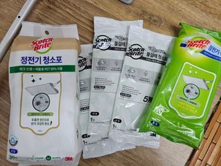 3M 스카치브라이트 비마마젠타 밀대걸레 세트+ PET 정전기청소포 대형 30매 — 5점을 준 리뷰어가 2023년 7월 올린 사용 사진