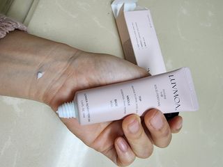 러브모아 향수 고체향수 승무원 고체향수 바르는 향수 니치향수 도손 우드세이지 앤 씨솔트 — 5점을 준 리뷰어가 2022년 11월 올린 사용 사진