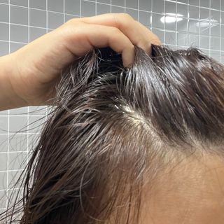 딸로 맥주효모 두피스케일러 / 각질&노폐물 타파 두피 딥-클렌징 — 5점을 준 리뷰어가 2023년 7월 올린 사용 사진