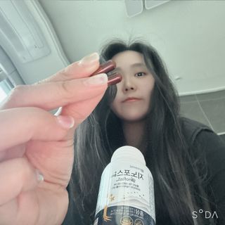 프리마인 홍삼의 강력한 에너지, 이제는 흡수율을 높인 최첨단 캡슐로 간편하게 초고속 충전하세요. — 4점을 준 리뷰어가 2022년 12월 올린 사용 사진