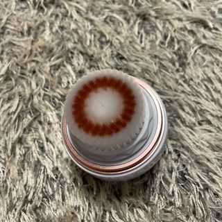 디하우트 랩 디하우트랩 클렌징 피부관리기 진동클렌저 실리콘+2종 인조모 브러시 — 5점을 준 리뷰어가 2021년 11월 올린 사용 사진