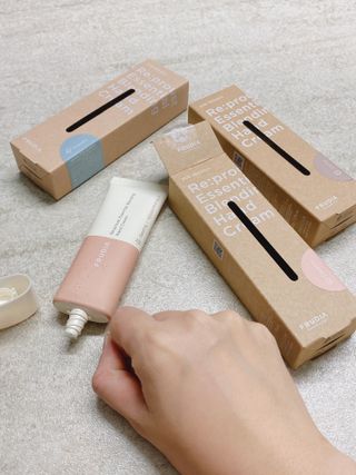 [후르디아] 끈적임 없는 착한성분 비건  핸드크림 3종 — 5점을 준 리뷰어가 2021년 10월 올린 사용 사진