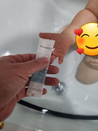 아토컴피 신생아도 사용가능한 무알러지 1회용 바디워시 여행키트 ( 독일 임상시험 완료) — 5점을 준 리뷰어가 2023년 2월 올린 사용 사진