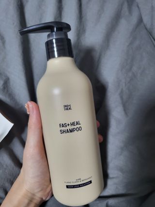 패스트힐(fast heal) 패스트힐 탈모증상완화샴푸 470ml — 5점을 준 리뷰어가 2023년 9월 올린 사용 사진