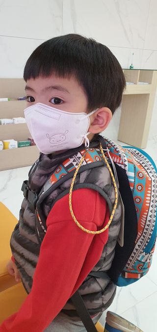 [숨그림]  덴탈마스크 짱구 우리아이 그리고 내가 쓰는 믿을수있는 케릭터 마스크  16종 — 5점을 준 리뷰어가 2021년 10월 올린 사용 사진