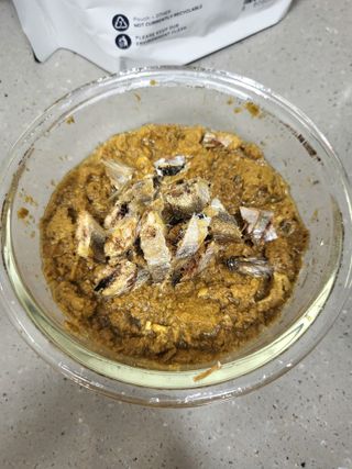 [펫시밀] 원물그대로 영양듬뿍 진공동결건조 치킨텐더100g, 열빙어트릿100g 강아지 고양이 간식 — 5점을 준 리뷰어가 2023년 5월 올린 사용 사진