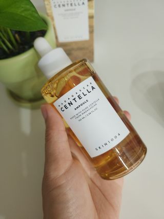 [스킨1004] 마다가스카르 센텔라 히알루-시카 워터핏 선세럼 50ml — 5점을 준 리뷰어가 2024년 5월 올린 사용 사진