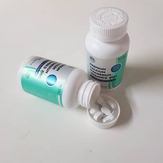 서울약사신협 네이처픽_칼슘마그네슘비타민D_1,305mg x 120캡슐 — 5점을 준 리뷰어가 2021년 9월 올린 사용 사진