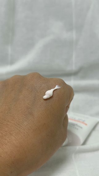 (구매평)스마트 스토어 구매평 _토아스 선 프로텍션 크림 혼합자차 선크림 50g — 5점을 준 리뷰어가 2025년 9월 올린 사용 사진