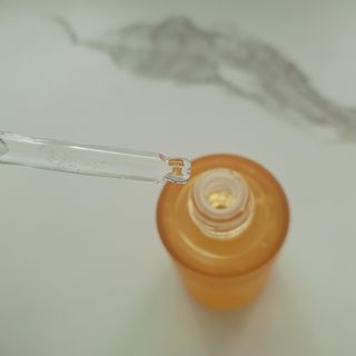 체르엠 스템앤셀 비타민 브라이트닝 에센스 30ml 1개 — 5점을 준 리뷰어가 2021년 9월 올린 사용 사진
