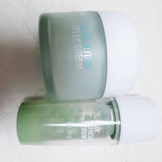김정문알로에 큐어 큐어 알로에 리프레쉬 젤리 세럼, 큐어 알로에 하이드로 젤리 크림 — 5점을 준 리뷰어가 2021년 4월 올린 사용 사진