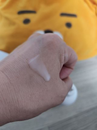 리더스코스메틱 리더스 카밍 바이오틱스 에센스 워터 — 5점을 준 리뷰어가 2022년 5월 올린 사용 사진