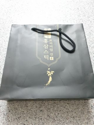 헬스업_천명진프리미엄홍삼스틱_10ml x 30포 — 5점을 준 리뷰어가 2021년 2월 올린 사용 사진