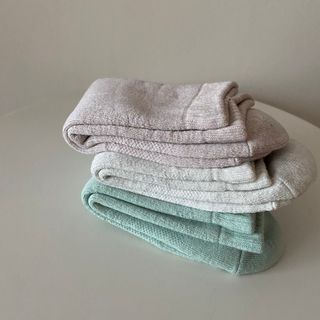 [사이즈가 있는 양말 필로이]여자 순면 통파일 꿀잠 수면 양말【 S, M, L 】3가지 사이즈_컬러 랜덤 3족 — 5점을 준 리뷰어가 2022년 10월 올린 사용 사진