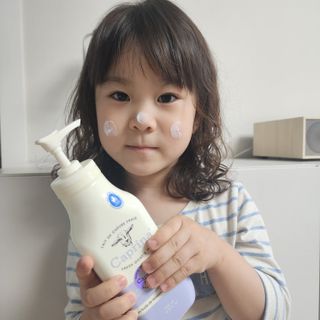 카프리나 산양밀크 모이스춰라이징 바디로션 350ml(라벤더향) — 5점을 준 리뷰어가 2023년 5월 올린 사용 사진