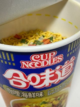 NISSIN 닛신 컵누들  4종 - 씨푸드오리지날, 씨푸드 스파이시, 씨푸드 커리, 씨푸드 XO소스 — 5점을 준 리뷰어가 2022년 4월 올린 사용 사진
