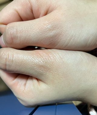 [후르디아] 묻어남NO 비건 메이크업 픽서 — 5점을 준 리뷰어가 2021년 11월 올린 사용 사진