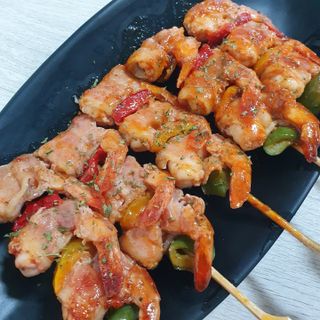 [다물꼬치] 삼겹새우롤꼬치 5개입 350g  + 데리야끼소스 120g + 매운고추소스 120g — 5점을 준 리뷰어가 2021년 10월 올린 사용 사진