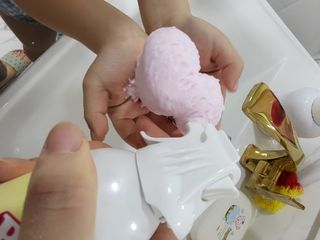 주식회사 권브라더스 [권브라더스] 목욕놀이 필수템, 핑키공주 유아버블클렌저 300ml 대용량 몽글몽글 구름 속 딸기향 — 5점을 준 리뷰어가 2022년 1월 올린 사용 사진