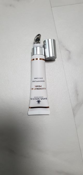 산수시 일루미네이팅 펄 영양 다크서클 스틱 아이 크림 케어 15ml — 5점을 준 리뷰어가 2021년 6월 올린 사용 사진