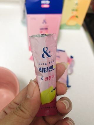비타앤C 레몬맛, 망고맛 — 5점을 준 리뷰어가 2021년 7월 올린 사용 사진