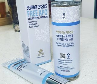 조아산코스메틱 승비 에센스 프리아포 오리엔탈 허브 크림 + 승비 에센스 프리아포 오리엔탈 허브 스킨 SET — 5점을 준 리뷰어가 2022년 3월 올린 사용 사진