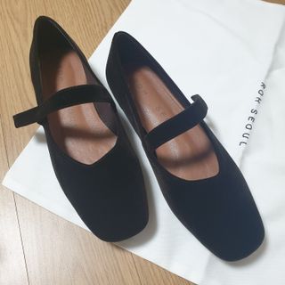 로서울 Rowie mary jane shoes Velvet, Ecoclean — 5점을 준 리뷰어가 2021년 9월 올린 사용 사진