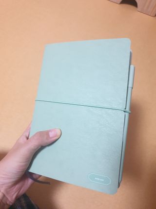 리훈 2022년 이야기 다이어리 그란데 1년형 — 5점을 준 리뷰어가 2021년 11월 올린 사용 사진