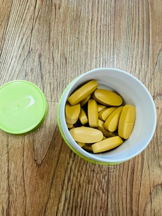 Swisse 스위스 고함량 밀크씨슬 35,000mg 60정 — 4.5점을 준 리뷰어가 2021년 11월 올린 사용 사진
