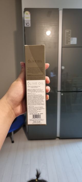 올리브 오일 스킨케어 컴퍼니 [OOSC] 보송보송한 내추럴리 너리시드 핸드크림 125ml — 5점을 준 리뷰어가 2021년 5월 올린 사용 사진