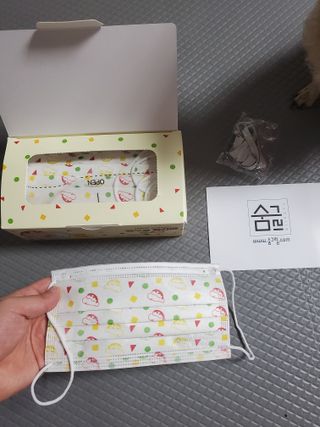 [숨그림]  덴탈마스크 짱구 우리아이 그리고 내가 쓰는 믿을수있는 케릭터 마스크  16종 — 5점을 준 리뷰어가 2021년 9월 올린 사용 사진