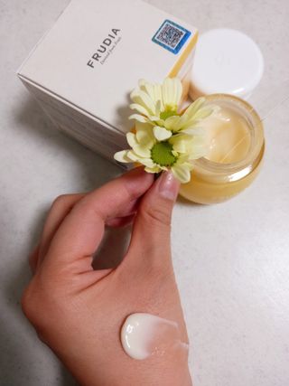 [후르디아] 미백 기능성 감귤 브라이트닝 크림 — 5점을 준 리뷰어가 2021년 4월 올린 사용 사진