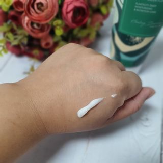 트리마이 주름개선 기능성의 퍼퓸 바디케어, 힐링 베리어 바디크림 3종 택1 — 5점을 준 리뷰어가 2022년 9월 올린 사용 사진