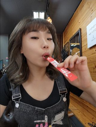 인디닥터 면역 생생 핑크 이뮨 젤리 + 타이탄 BCAA 프로틴 젤리스틱 — 5점을 준 리뷰어가 2022년 5월 올린 사용 사진