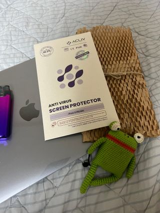 아클리브 Eco 항균 항바이러스 액정 보호필름(iPhone) — 5점을 준 리뷰어가 2022년 7월 올린 사용 사진