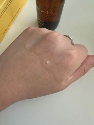 스킨큐어 산다화 비타민c 화이트닝 에센스 30ml — 4점을 준 리뷰어가 2024년 1월 올린 사용 사진